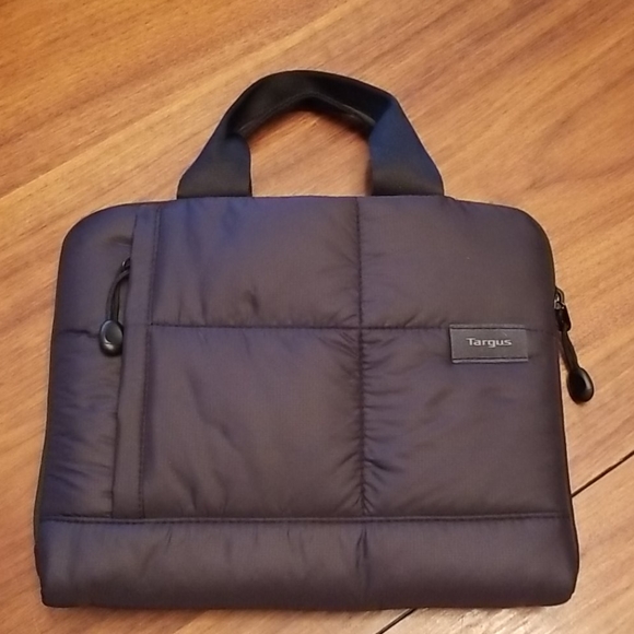 Targus quilted computer notebook small tote! - Picture 1 of 6